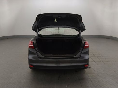 Used 2018 Ford Focus SE FWD image 29