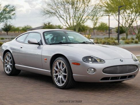 Used 2006 Jaguar XK8 Coupe image 12