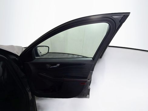Used 2025 Ford Escape ST-Line FWD image 31