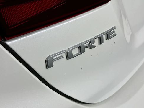 Used 2024 Kia Forte LXS w/ LXS Technology Package FWD image 7