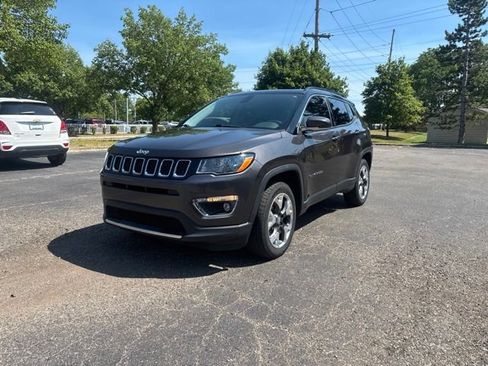 Used 2019 Jeep Compass Limited AWD/4WD image 3