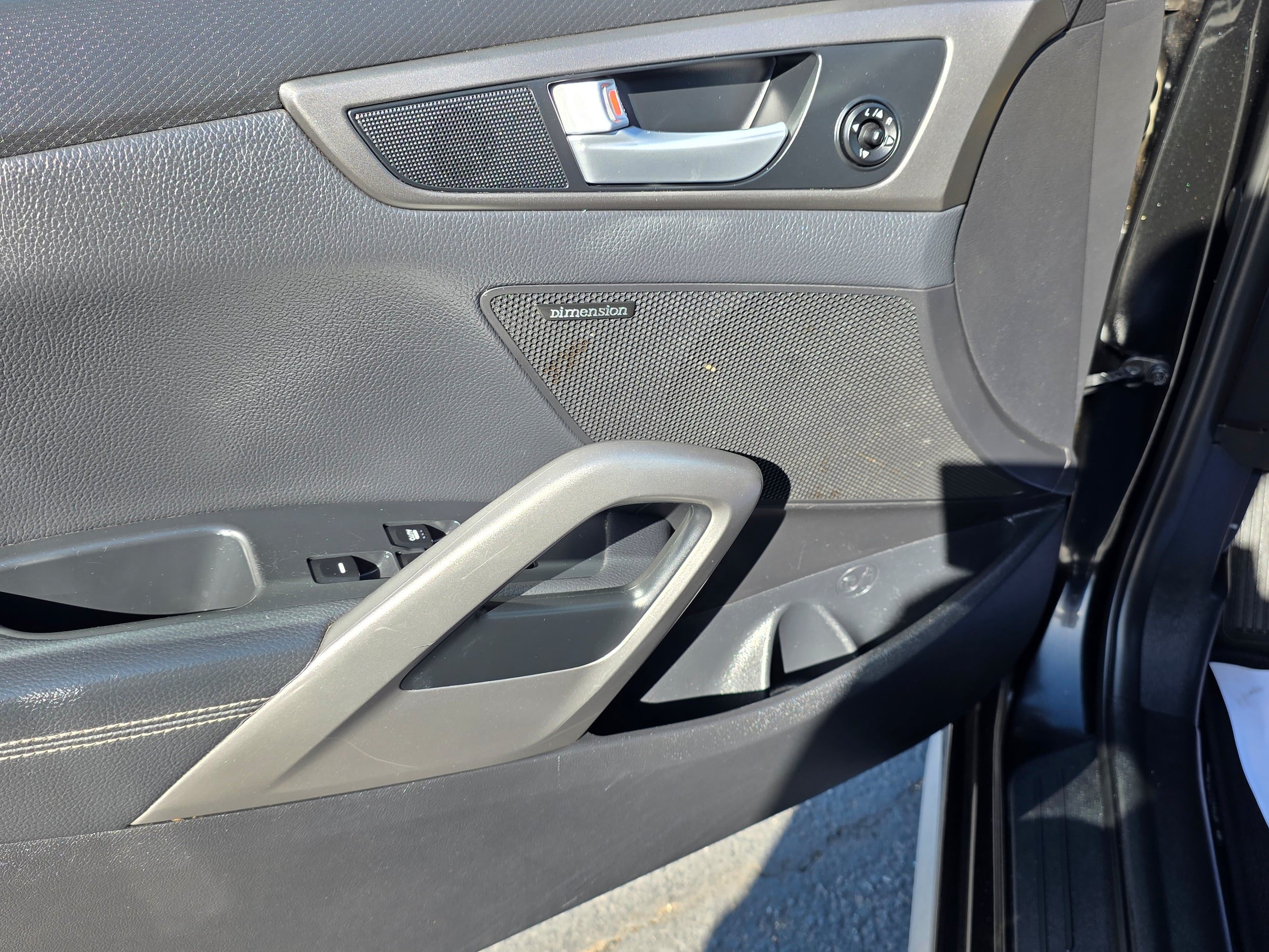 Used 2015 Hyundai Veloster Turbo w/ Option Group 04 FWD image 12