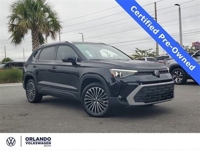 Certified 2025 Volkswagen Taos SE w/ Panoramic Sunroof Package