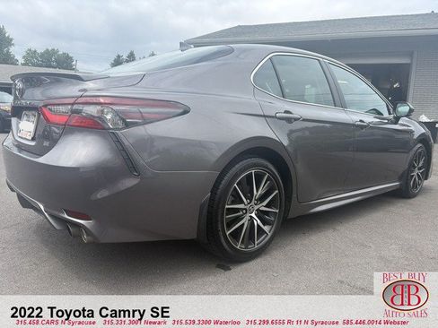 Used 2022 Toyota Camry SE FWD image 3