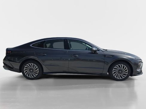 New 2025 Hyundai Sonata SEL image 2