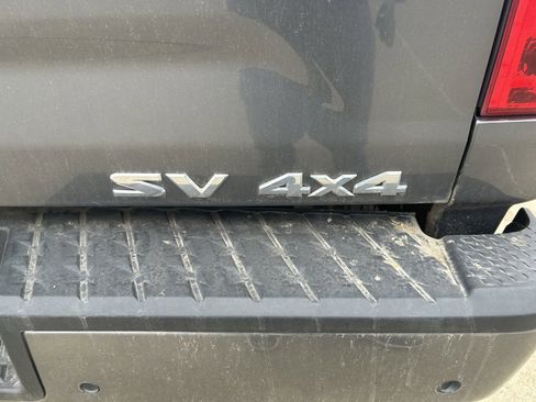 Used 2023 Nissan Titan SV image 10