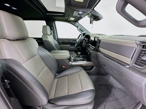 Used 2023 Chevrolet Silverado 1500 ZR2 w/ Technology Package image 30