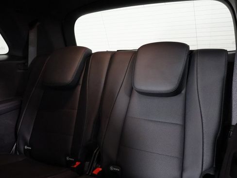 Used 2023 Mercedes-Benz GLS 450 4MATIC image 12