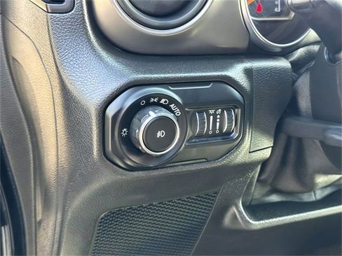 Used 2021 Jeep Wrangler Willys image 15