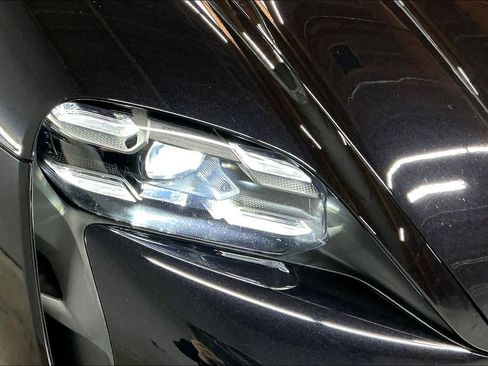 Used 2021 Porsche Taycan 4S image 31