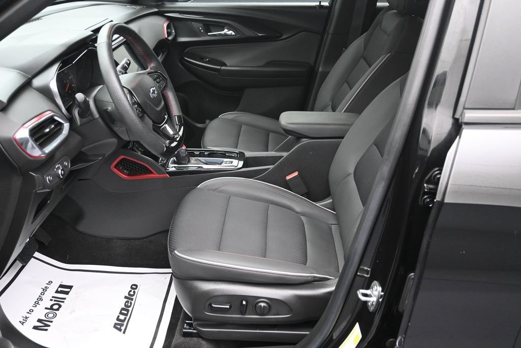 Used 2023 Chevrolet TrailBlazer RS w/ Convenience Package FWD image 10