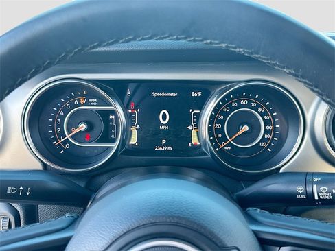 Used 2021 Jeep Gladiator Willys image 12