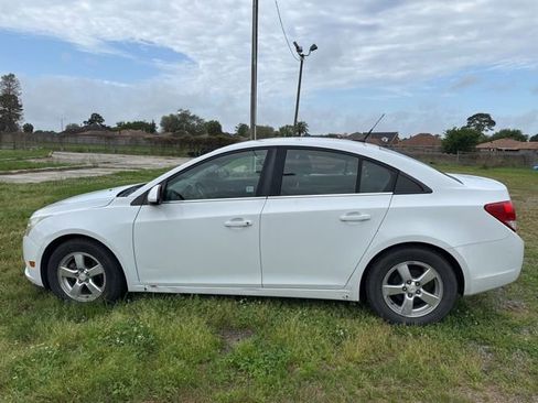 Used 2011 Chevrolet Cruze LT image 3