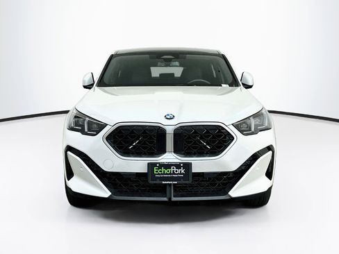 Used 2025 BMW X2 xDrive28i AWD/4WD image 2