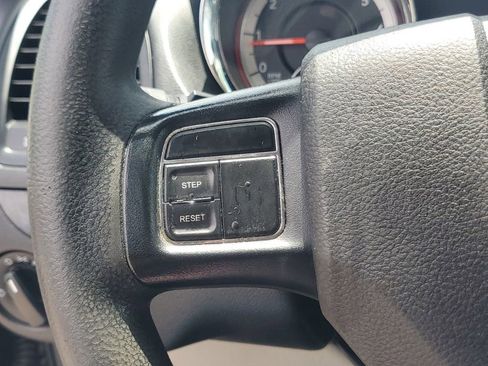 Used 2018 Dodge Grand Caravan SE FWD image 13