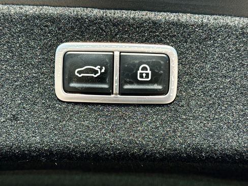 Used 2024 Genesis G80 image 12