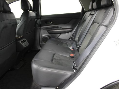 Used 2024 Nissan Ariya FWD image 27