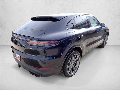 Used 2021 Porsche Cayenne image 4