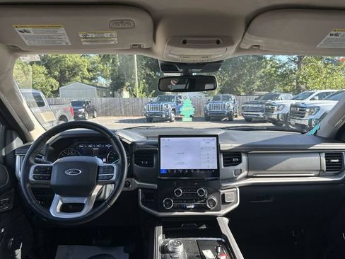 Used 2023 Ford Expedition XLT RWD image 10