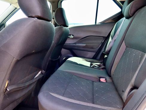 Used 2019 Nissan Kicks SV FWD image 15