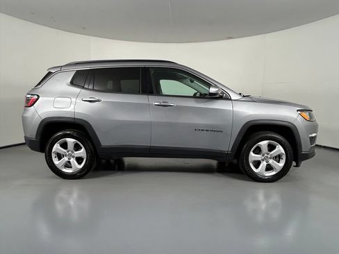 Used 2021 Jeep Compass Latitude w/ Convenience Group AWD/4WD image 8