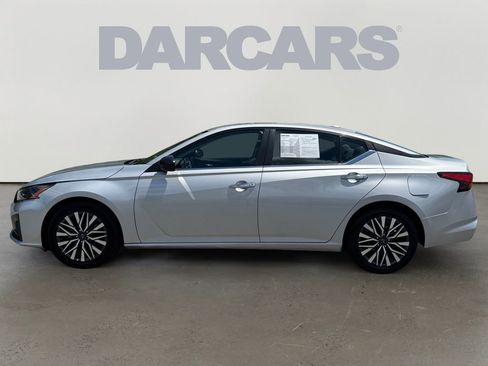 Used 2024 Nissan Altima 2.5 SV FWD image 4