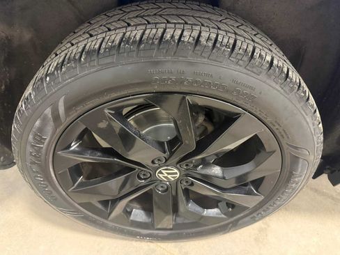 Certified 2024 Volkswagen Taos SE FWD image 13
