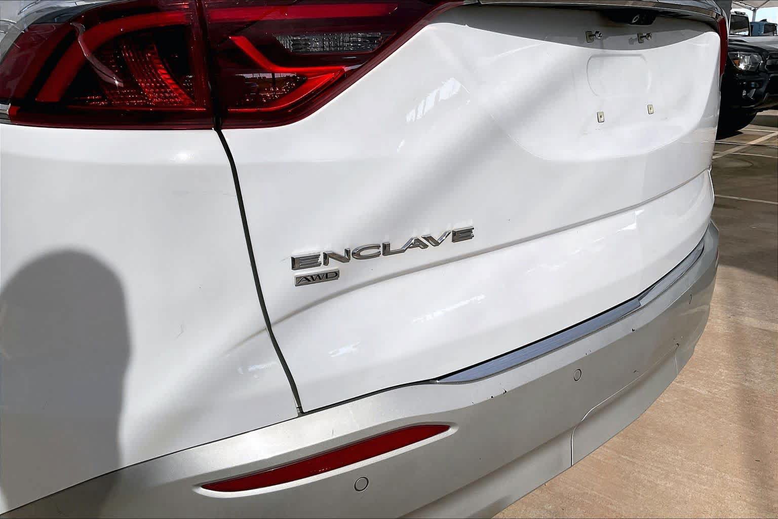 Used 2022 Buick Enclave Premium AWD/4WD image 10