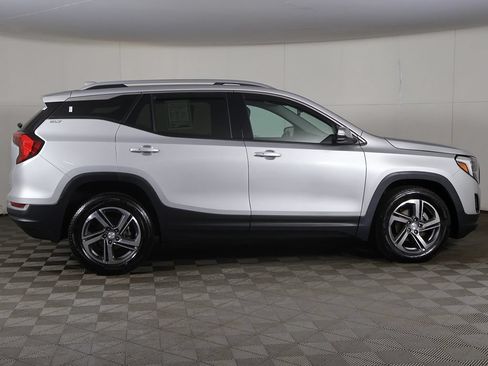 Used 2021 GMC Terrain SLT w/ Infotainment Package II AWD/4WD image 18