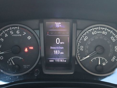 Used 2017 Toyota Tacoma TRD Off-Road w/ Tow Package image 25