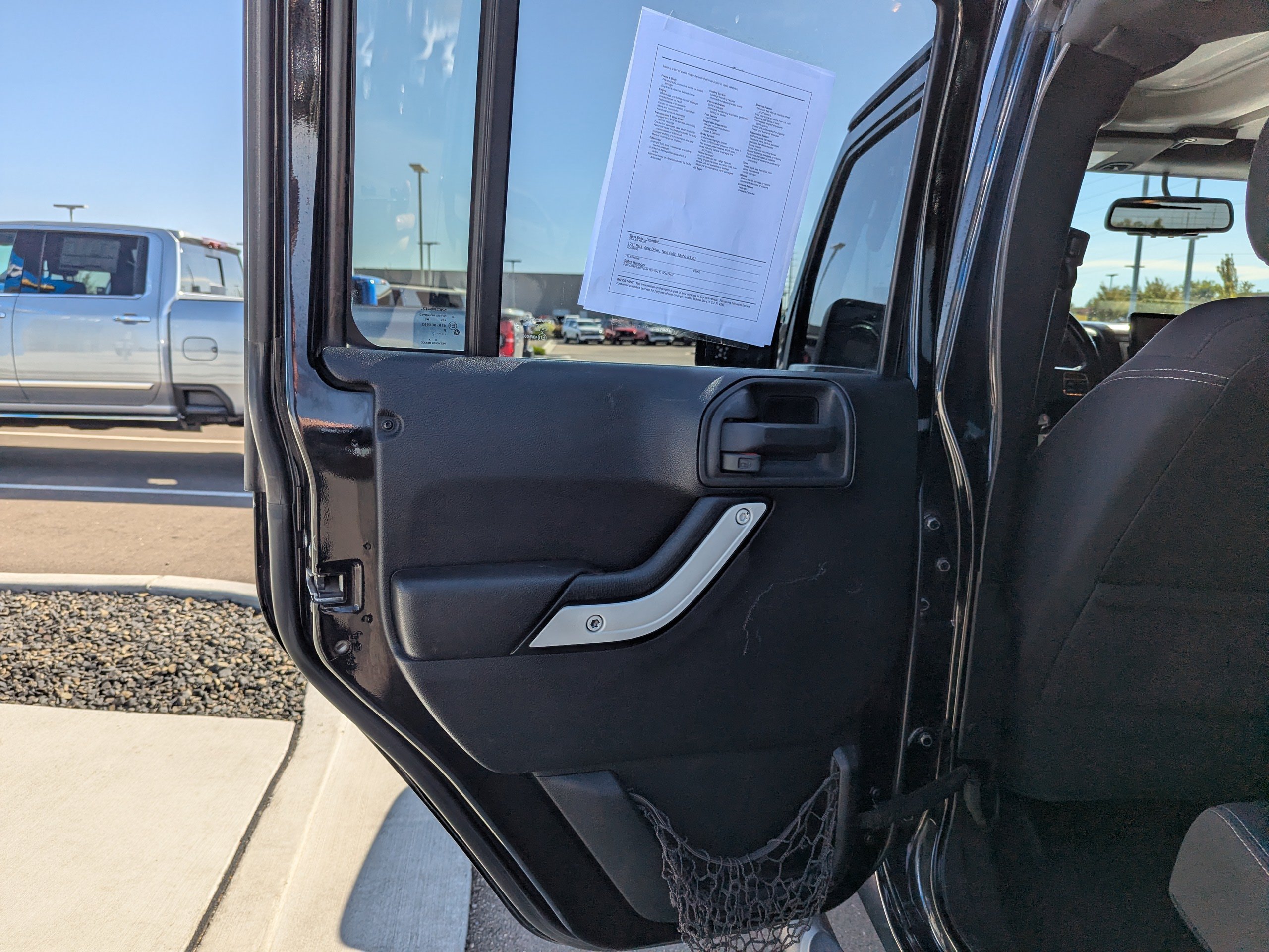 Used 2013 Jeep Wrangler Unlimited Sahara w/ Connectivity Group AWD/4WD image 25