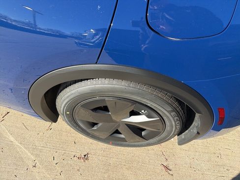 Used 2025 Toyota Prius Plug-In Hybrid image 7