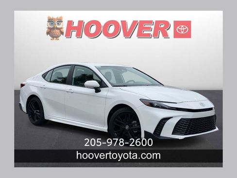 Used 2026 Toyota Camry SE FWD image 1
