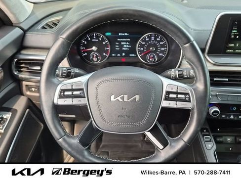Certified 2022 Kia Telluride SX w/ SX Prestige Package AWD/4WD image 16