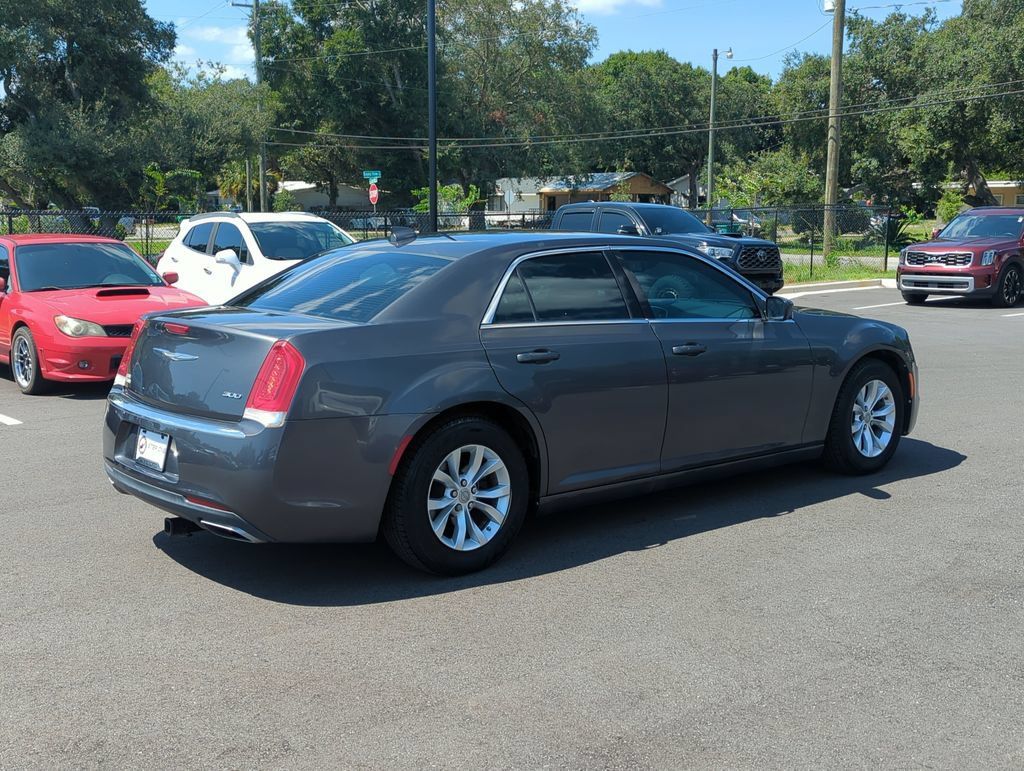 Used 2015 Chrysler 300 Limited RWD image 7