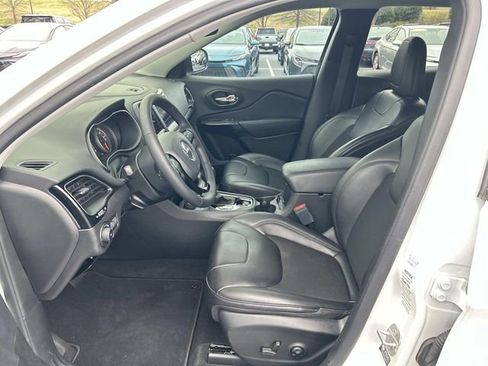 Used 2021 Jeep Cherokee Latitude Plus AWD/4WD image 21