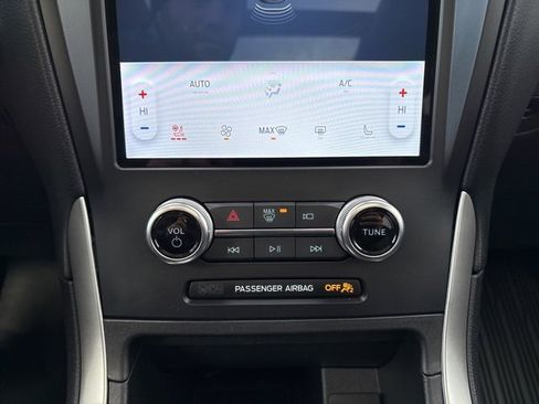 Used 2024 Ford Edge SEL w/ Convenience Package image 27