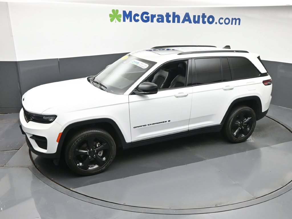 Used 2024 Jeep Grand Cherokee Altitude AWD/4WD image 23