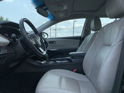 Used 2013 Toyota Avalon XLE Touring FWD image 12