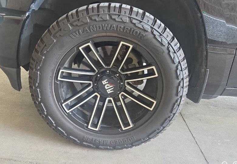 Used 2019 RAM 1500 Big Horn AWD/4WD image 4