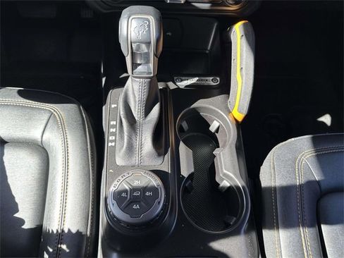 Used 2023 Ford Bronco Badlands image 13
