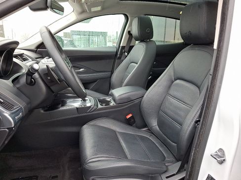 Used 2020 Jaguar E-PACE SE image 13