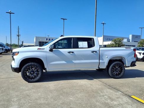 Used 2025 Chevrolet Silverado 1500 Custom Trail Boss AWD/4WD image 24