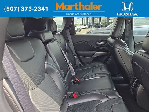 Used 2020 Jeep Cherokee Limited AWD/4WD image 16