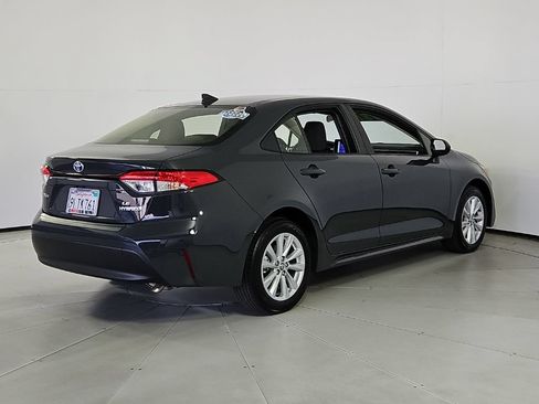 Used 2024 Toyota Corolla LE w/ LE Convenience Package FWD image 7