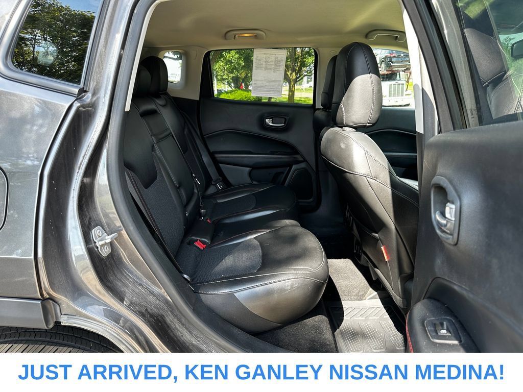 Used 2019 Jeep Compass Trailhawk w/ Popular Equipment Group AWD/4WD image 18