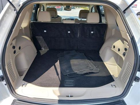 Used 2022 Jeep Grand Cherokee Laredo E RWD image 12
