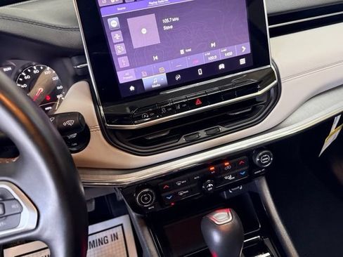 Certified 2022 Jeep Compass Limited w/ Sun and Sound Group AWD/4WD image 31
