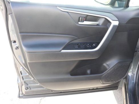 Used 2025 Toyota RAV4 XLE image 10