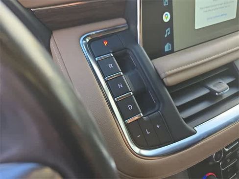 Used 2022 Chevrolet Suburban Premier image 33